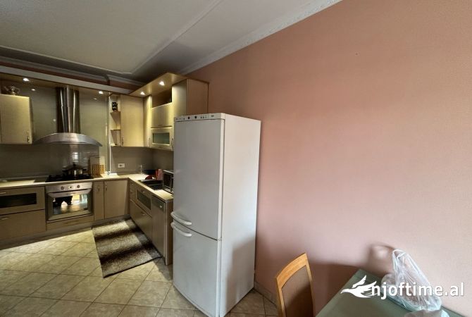 Shtepi me qera 1+1 ne Tirane - 470 Euro