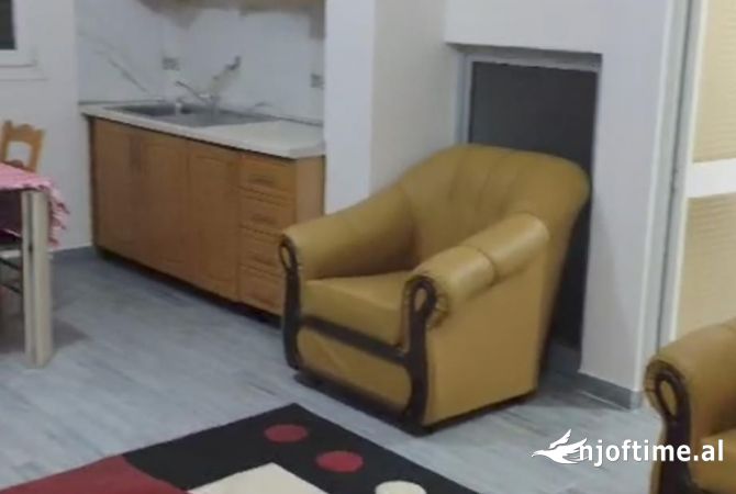 Shtepi me qera 2+1 ne Tirane - 400 Euro