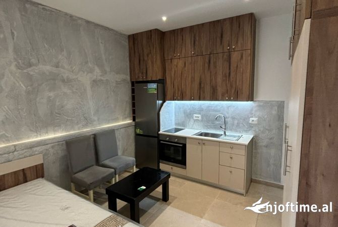 Shtepi me qera Garsoniere ne Tirane - 330 Euro