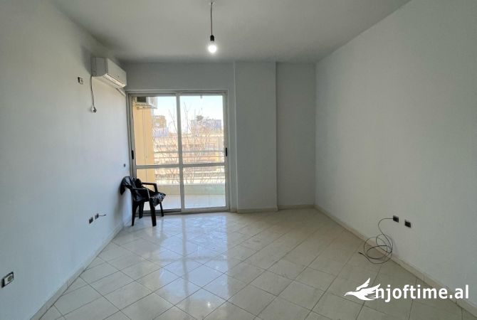 Shtepi ne shitje 1+1 ne Tirane - 110,000 Euro