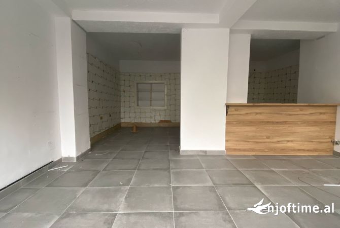 Ambient biznesi me qera 1+1 ne Tirane - 800 Euro