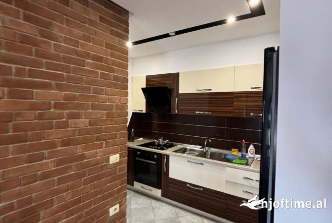 Shtepi me qera 2+1 ne Tirane - 550 Euro