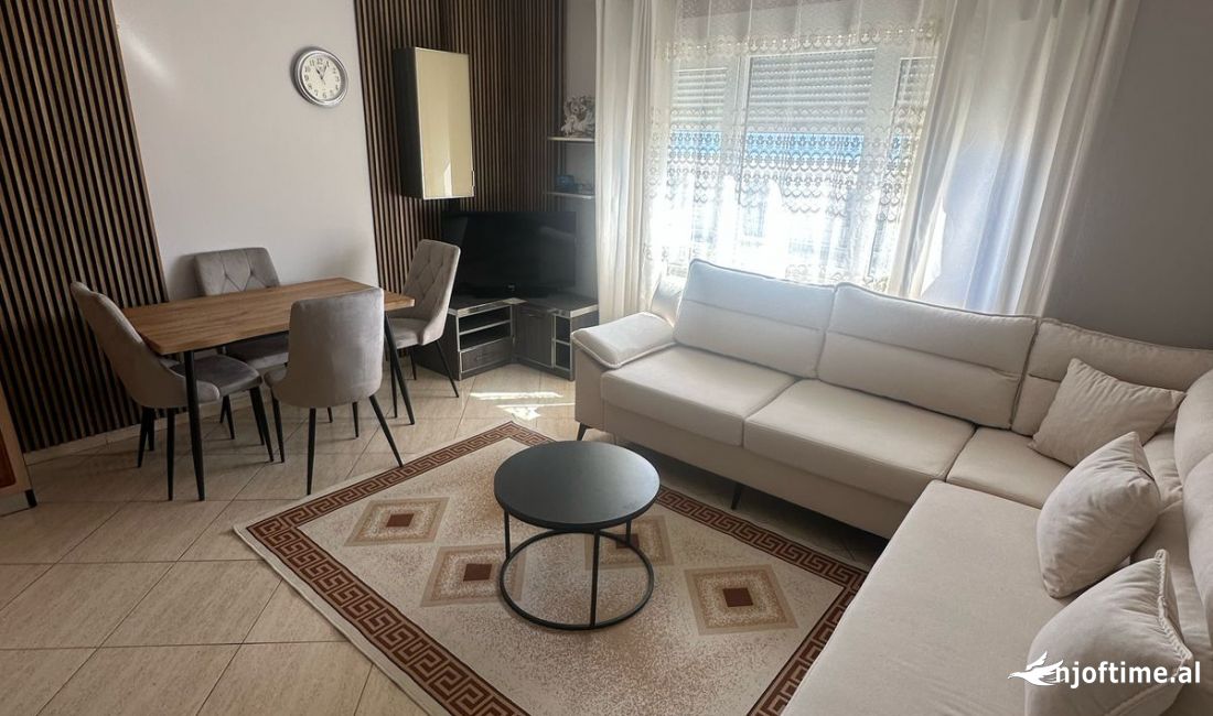 Shtepi me qera Apartament ne Tirane, 2+1, Mobilimi E mobiluar, Pagesa 450  Euro.