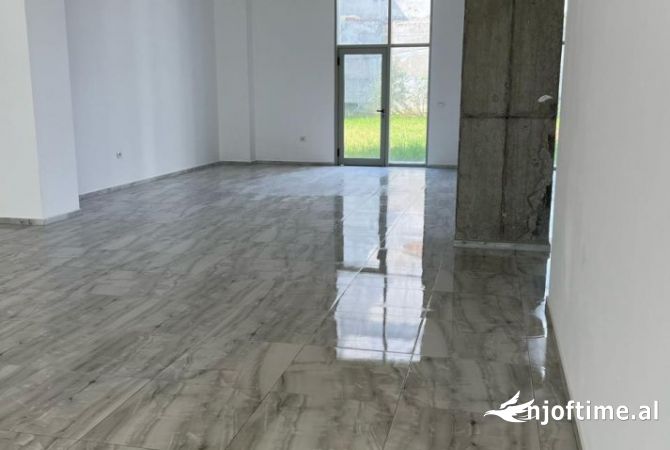 Ambient biznesi me qera 1+1 ne Tirane - 1,000 Euro