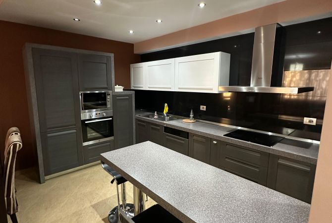 Shtepi me qera 3+1 ne Tirane - 850 Euro