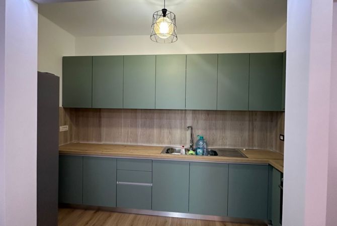 Shtepi me qera 2+1 ne Tirane - 800 Euro