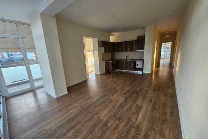 Ambient biznesi me qera 3+1 ne Tirane - 1,500 Euro