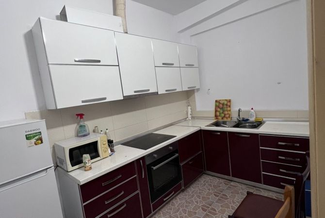 Shtepi me qera 2+1 ne Tirane - 500 Euro