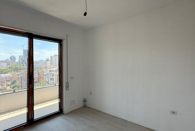 Ambient biznesi me qera 3+1 ne Tirane - 450 Euro