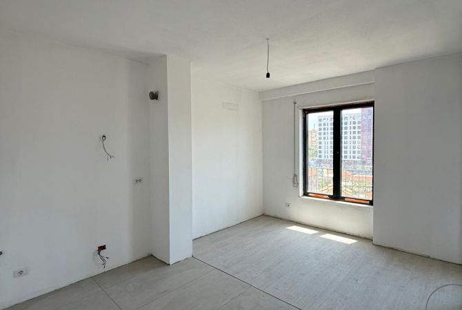 Ambient biznesi me qera 3+1 ne Tirane - 450 Euro