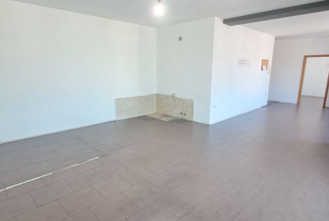 Business Property for Rent 3+1 in Tirana - 700 Euro