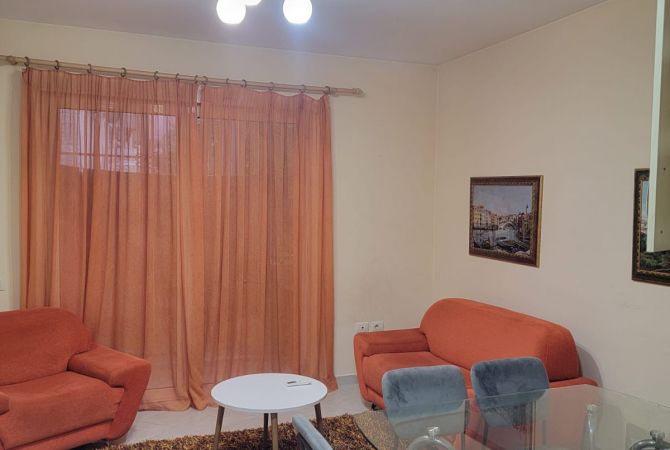 Shtepi me qera 2+1 ne Tirane - 520 Euro