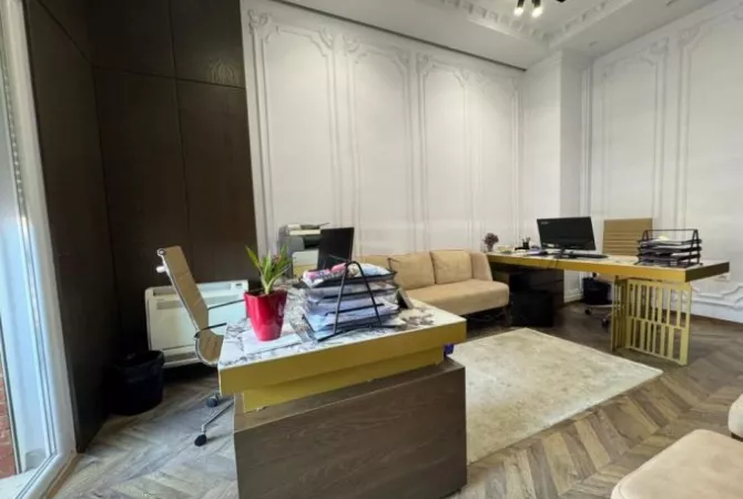 Ambient biznesi me qera 3+1 ne Tirane - 600 Euro