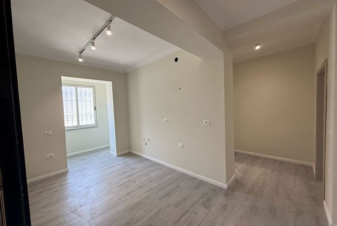 Ambient biznesi me qera 3+1 ne Tirane - 1,500 Euro