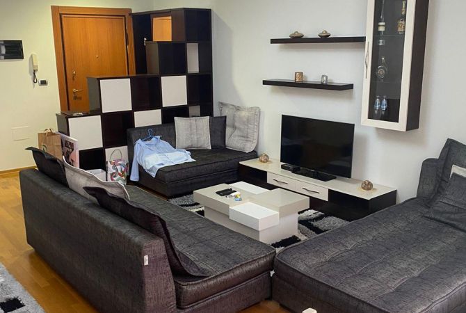 Shtepi me qera 2+1 ne Tirane - 650 Euro