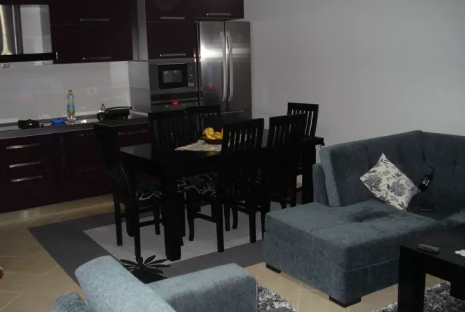 Shtepi me qera 2+1 ne Tirane - 900 Euro