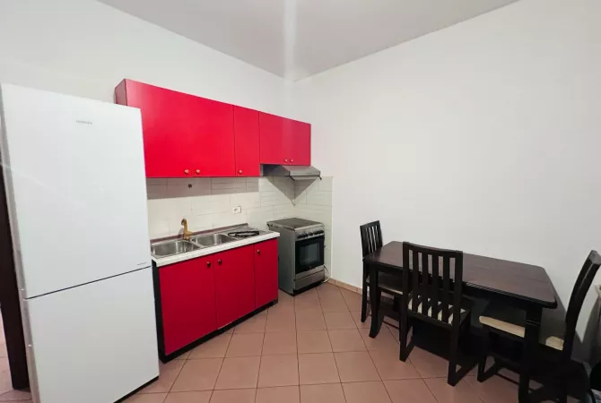 Shtepi me qera 2+1 ne Tirane - 420 Euro