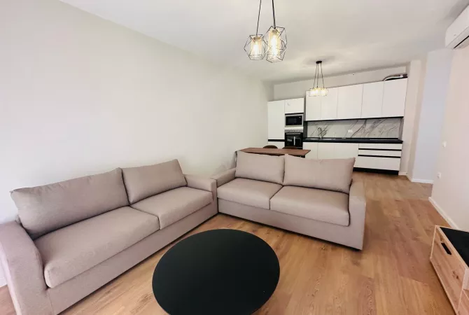 Shtepi me qera 2+1 ne Tirane - 650 Euro