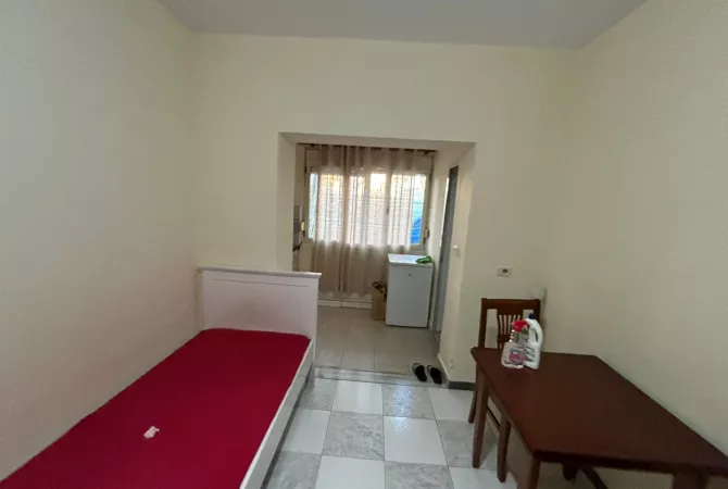 Shtepi me qera Garsoniere ne Tirane - 300 Euro