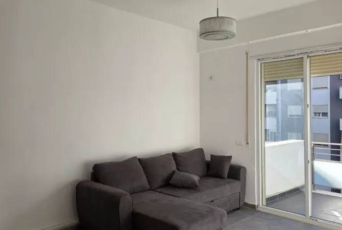 Shtepi me qera 2+1 ne Tirane - 500 Euro