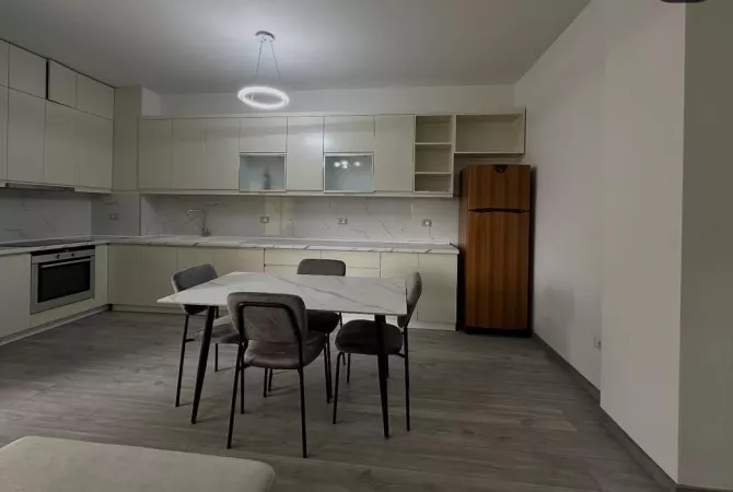 Shtepi me qera 2+1 ne Tirane - 750 Euro
