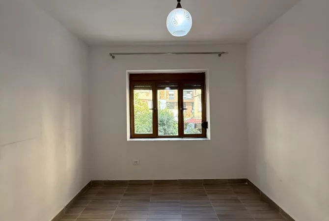 Shtepi ne shitje 1+1 ne Tirane - 109,000 Euro
