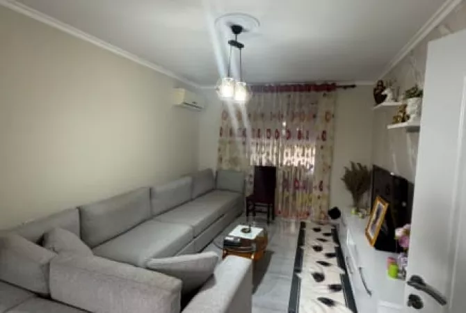 Shtepi me qera 2+1 ne Tirane - 550 Euro