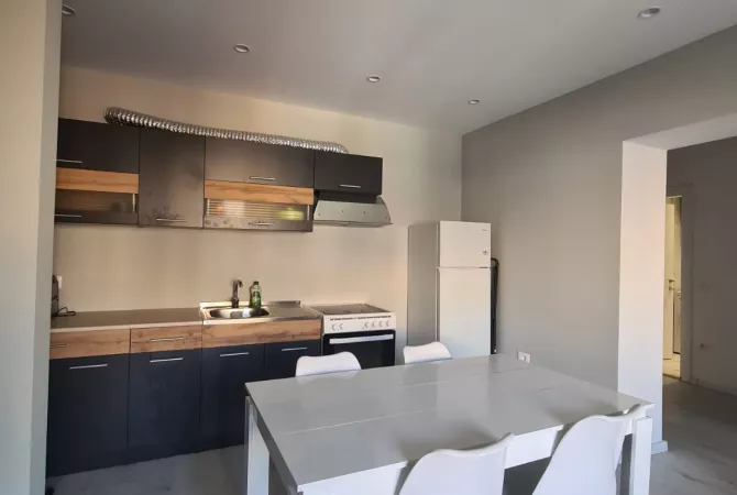 Shtepi ne shitje 1+1 ne Tirane - 140,000 Euro