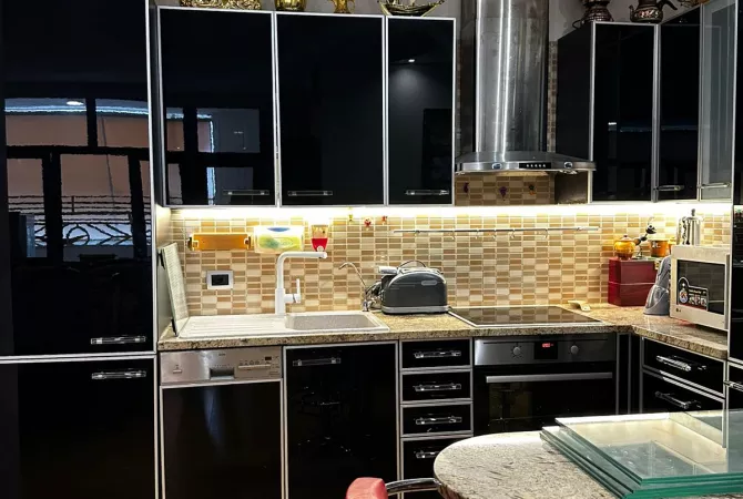 Casa in affitto 3+1 a Tirana - 1,000 Euro