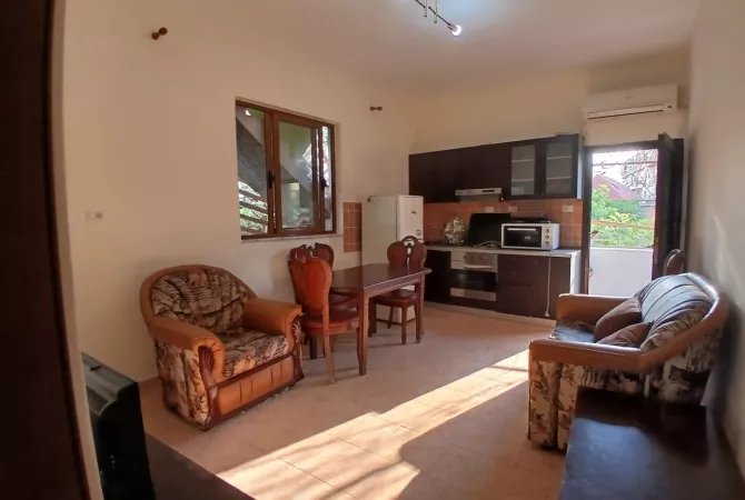 Shtepi me qera 1+1 ne Tirane - 400 Euro