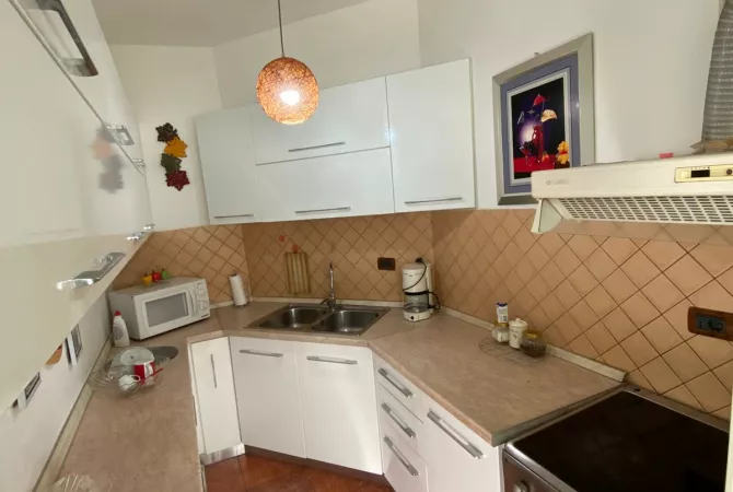 Shtepi me qera 2+1 ne Tirane - 650 Euro