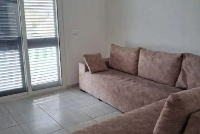 Shtepi me qera 2+1 ne Tirane - 450 Euro