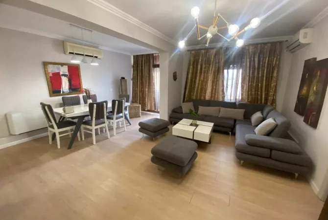 Shtepi me qera 3+1 ne Tirane - 1,200 Euro