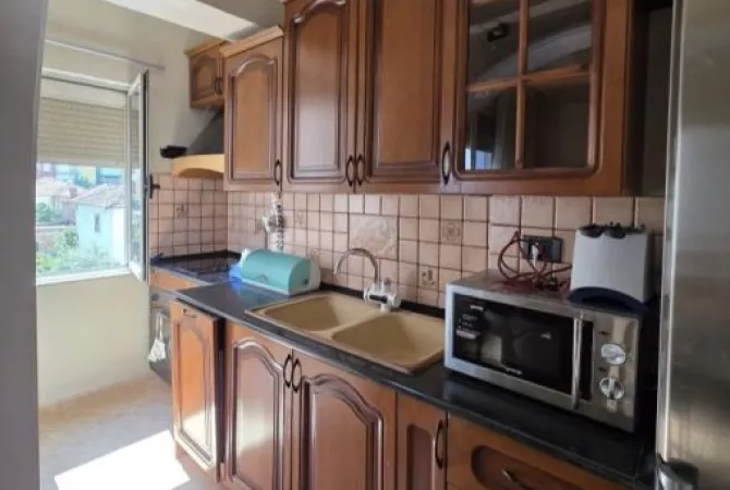 Shtepi me qera 2+1 ne Tirane - 600 Euro