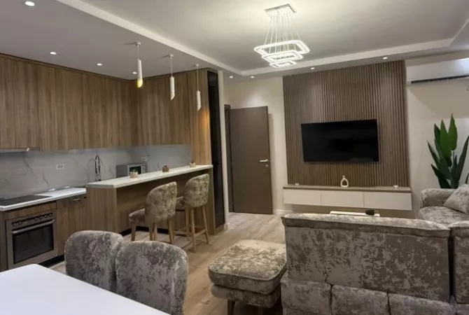 Shtepi me qera 2+1 ne Tirane - 750 Euro