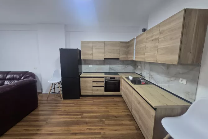 Shtepi me qera 1+1 ne Tirane - 680 Euro