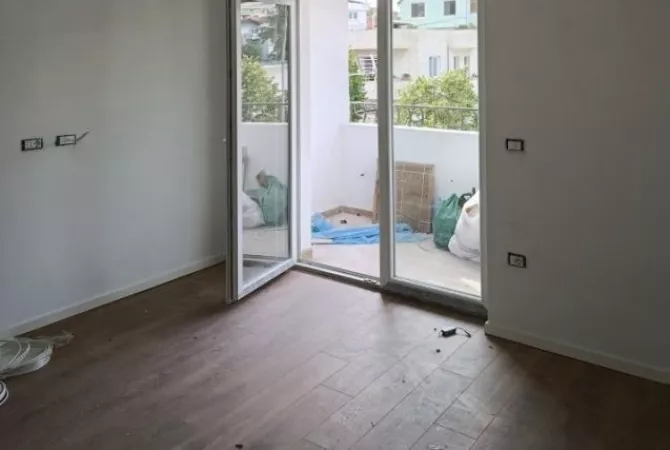 Shtepi ne shitje 1+1 ne Tirane - 104,000 Euro