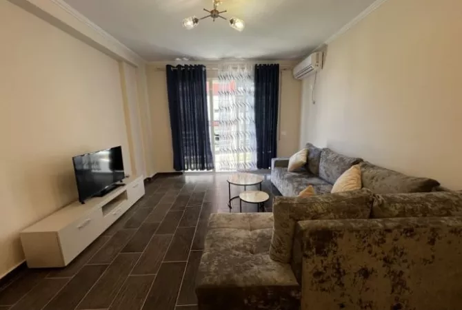 Shtepi me qera 2+1 ne Tirane - 450 Euro