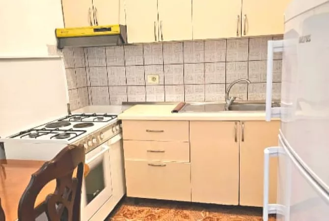 Shtepi me qera 2+1 ne Tirane - 450 Euro