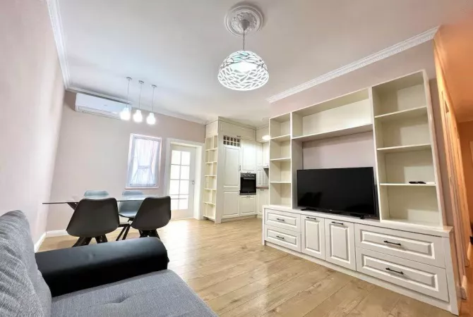 Shtepi me qera 2+1 ne Tirane - 800 Euro