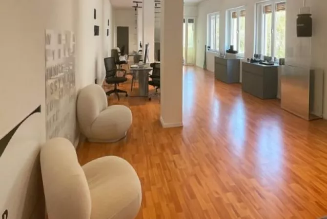 Ambient biznesi me qera 3+1 ne Tirane - 800 Euro