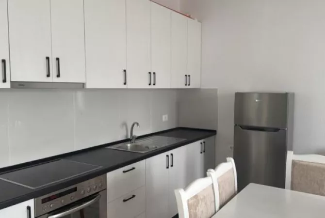 Shtepi me qera 2+1 ne Tirane - 400 Euro