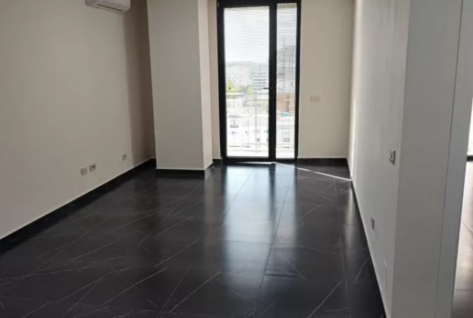 Ambient biznesi me qera 3+1 ne Tirane - 550 Euro