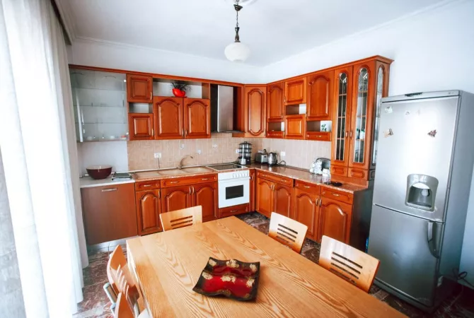 Shtepi me qera 3+1 ne Tirane - 650 Euro