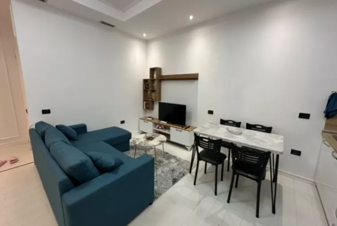Shtepi me qera Garsoniere ne Tirane - 300 Euro