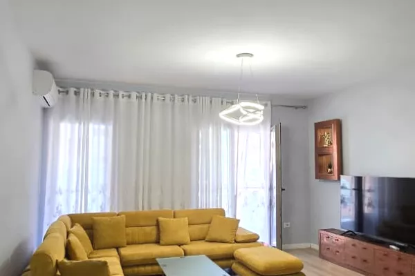 Casa in affitto 2+1 a Tirana - 1,200 Euro