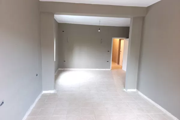 Ambient biznesi me qera 3+1 ne Tirane - 800 Euro