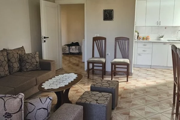 Shtepi me qera 2+1 ne Tirane - 500 Euro