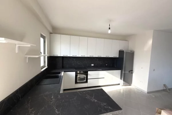 Shtepi me qera 2+1 ne Tirane - 350 Euro