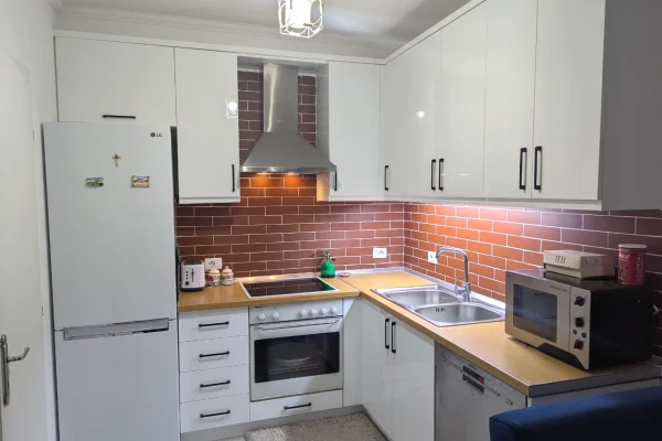 Shtepi me qera 1+1 ne Tirane - 400 Euro